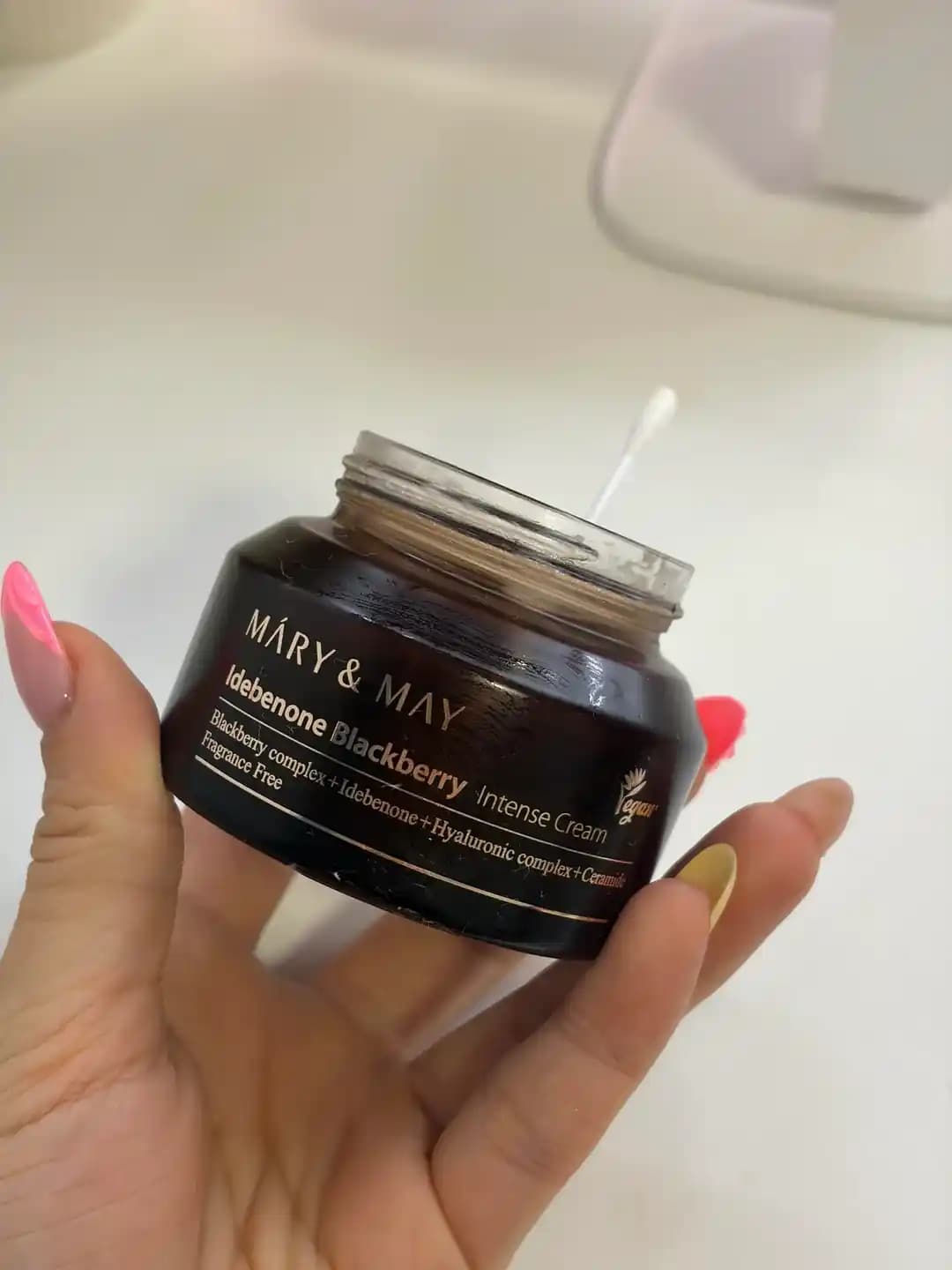 Mary'n'May Idebenone Blackberry Intense Krem: Çok Yönlü Cilt Bakımında Nemlendirici ve Besleyici Etkiler