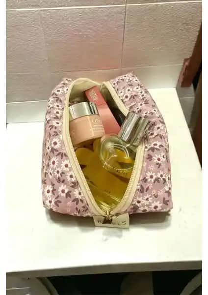 Bahels Purple Çiçek Makyaj Çantası: Şık ve Pratik Tasarım ile Makyaj Düzeninizi Koruyun