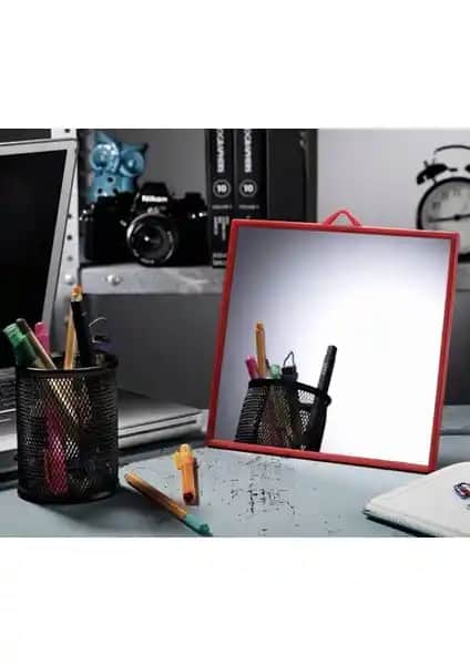 Koçlar Katlanır Makyaj ve Tıraş Aynası: Pratik ve Şık Tasarım