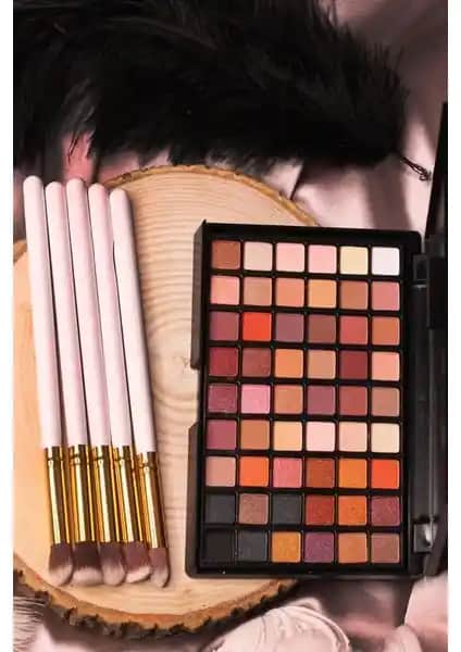 Mujgan 2'li Makyaj Seti ve Sedefli-Mat Far Paleti: Günlük ve Özel Anlar İçin Uygun