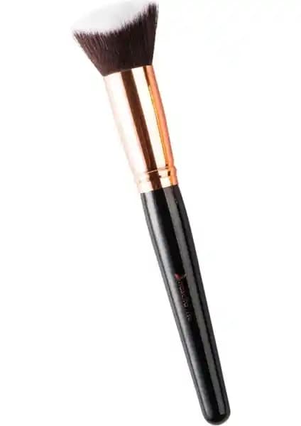 Nascita 3D Kabuki Fondöten Fırçası: Doğal ve Pürüzsüz Makyaj İçin Yenilikçi Tasarım