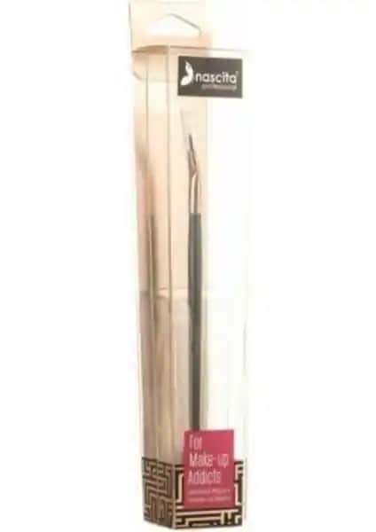 Nascita Açılı Eyeliner Fırçası 148 ile Detaylı ve Profesyonel Göz Makyajı Deneyimi