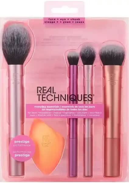 Real Techniques Everyday Essentials Makyaj Fırça Seti: Günlük Makyaj İçin Kaliteli ve Pratik Çözüm