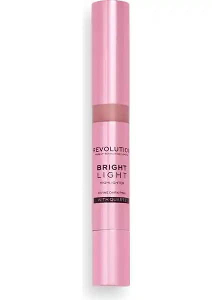 Revolution Bright Light Aydınlatıcı Divine D. Pink ile doğal ve parlak görünüm sağlama