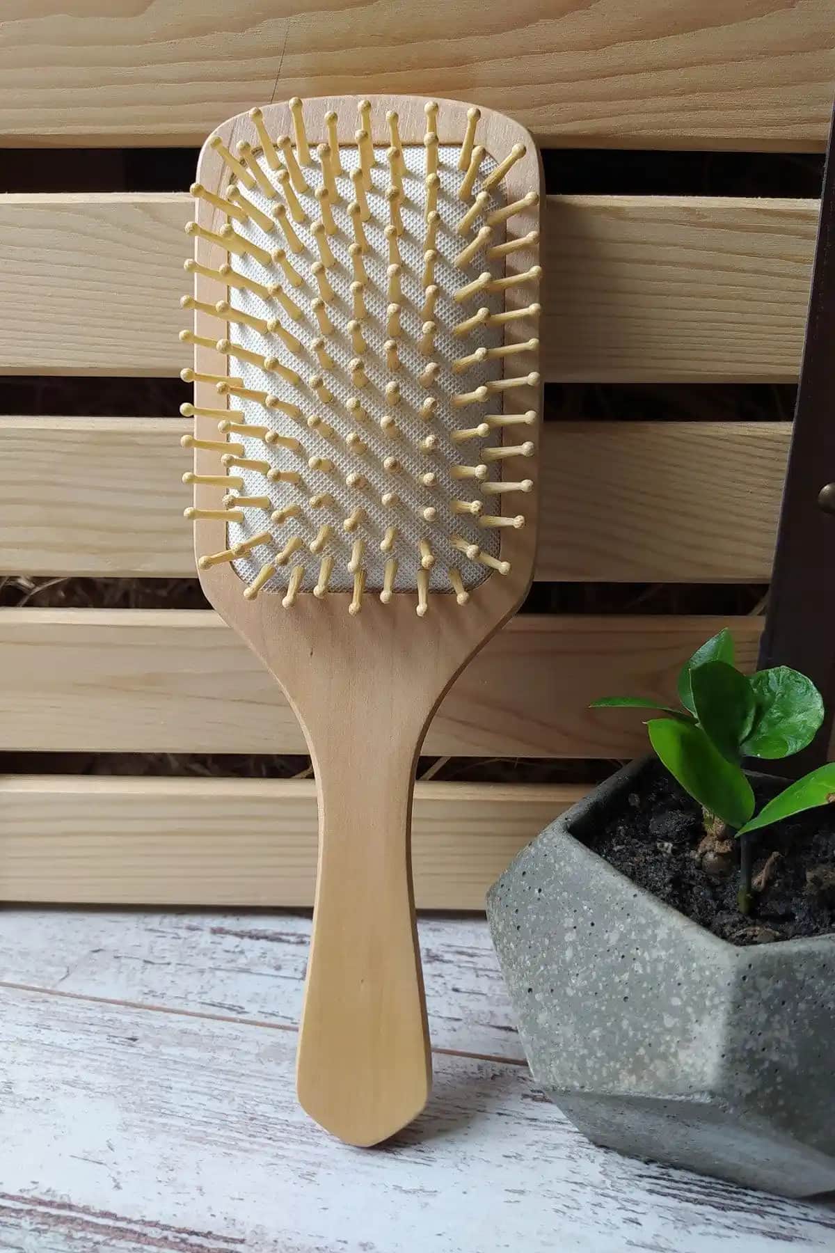 Lionesse Tahta Saç Fırçası ile Doğal ve Sağlıklı Saçlara Ulaşmanın Yolları