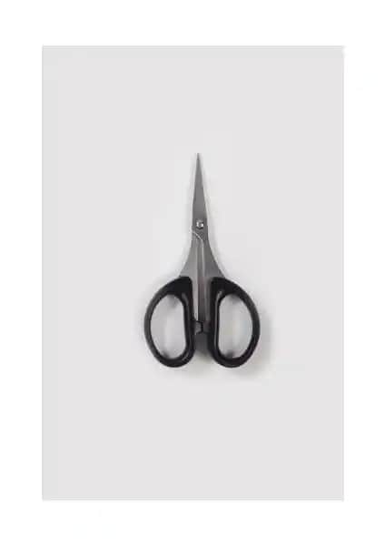 Nascita Manikür Makas Mz 1174: Dayanıklı ve Ergonomik Profesyonel Tırnak Kesim Aracı