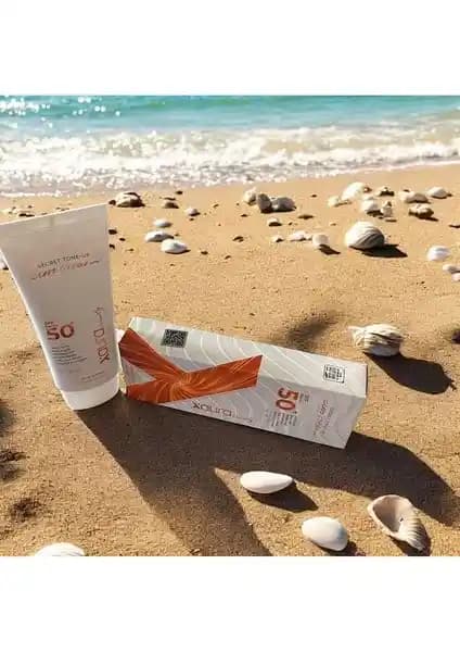 Xaura Secret Tone-Up Güneş Koruyucu SPF 50+ ile Cilt Koruma ve Ton Eşitleme