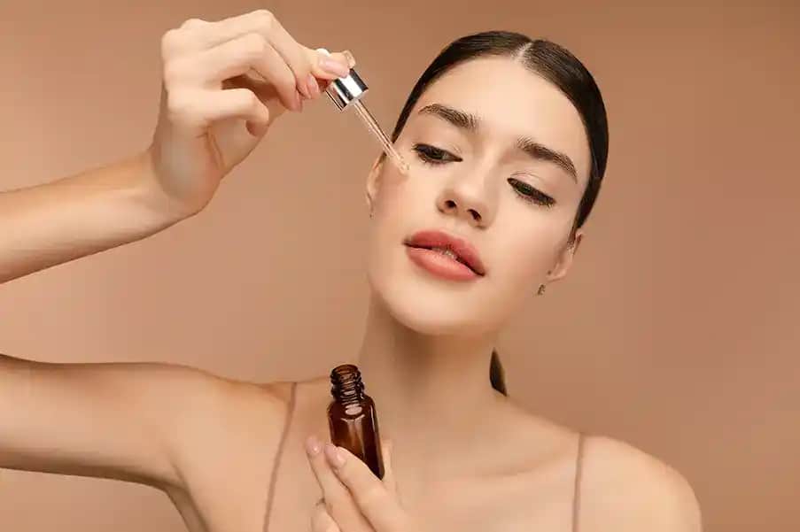 13 Yaşında Serum Kullanımı: Gençler İçin Cilt Bakımında Doğru Yaklaşımlar ve Öneriler