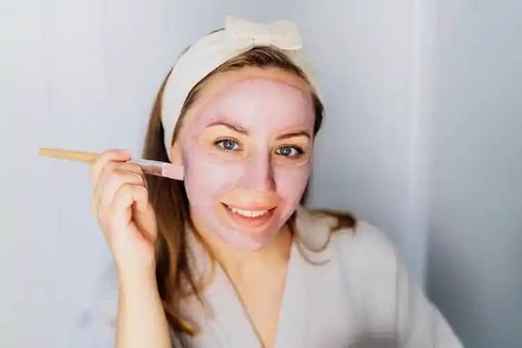 17 Yaş Cilt Bakımı Rehberi: Sağlıklı ve Parlak Bir Cilt İçin Temel Adımlar