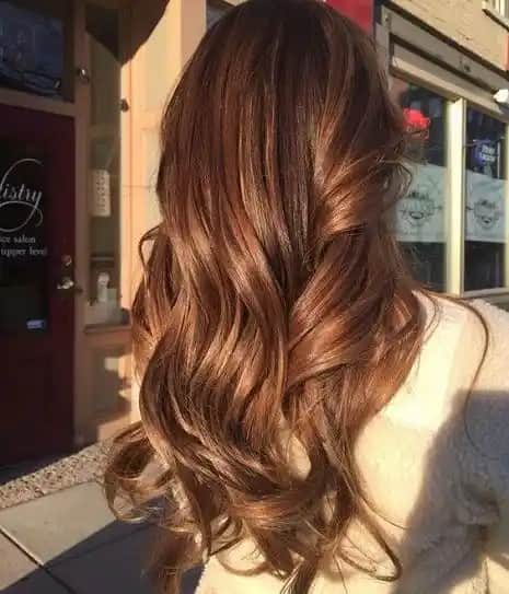 2024 Saç Renkleri Trendleri ve Stil İpuçlarıyla Kendinizi Yenileyin