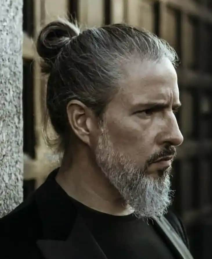 40 Yaş Erkekler İçin Şık ve Uygun Saç Modelleri ve Bakım Rehberi