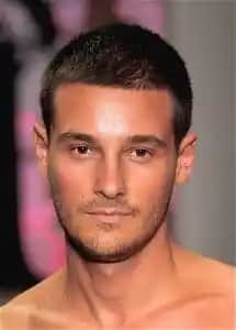 6 Numara Saç Modeli: Erkekler İçin Modern ve Pratik Kısa Saç Tarzları