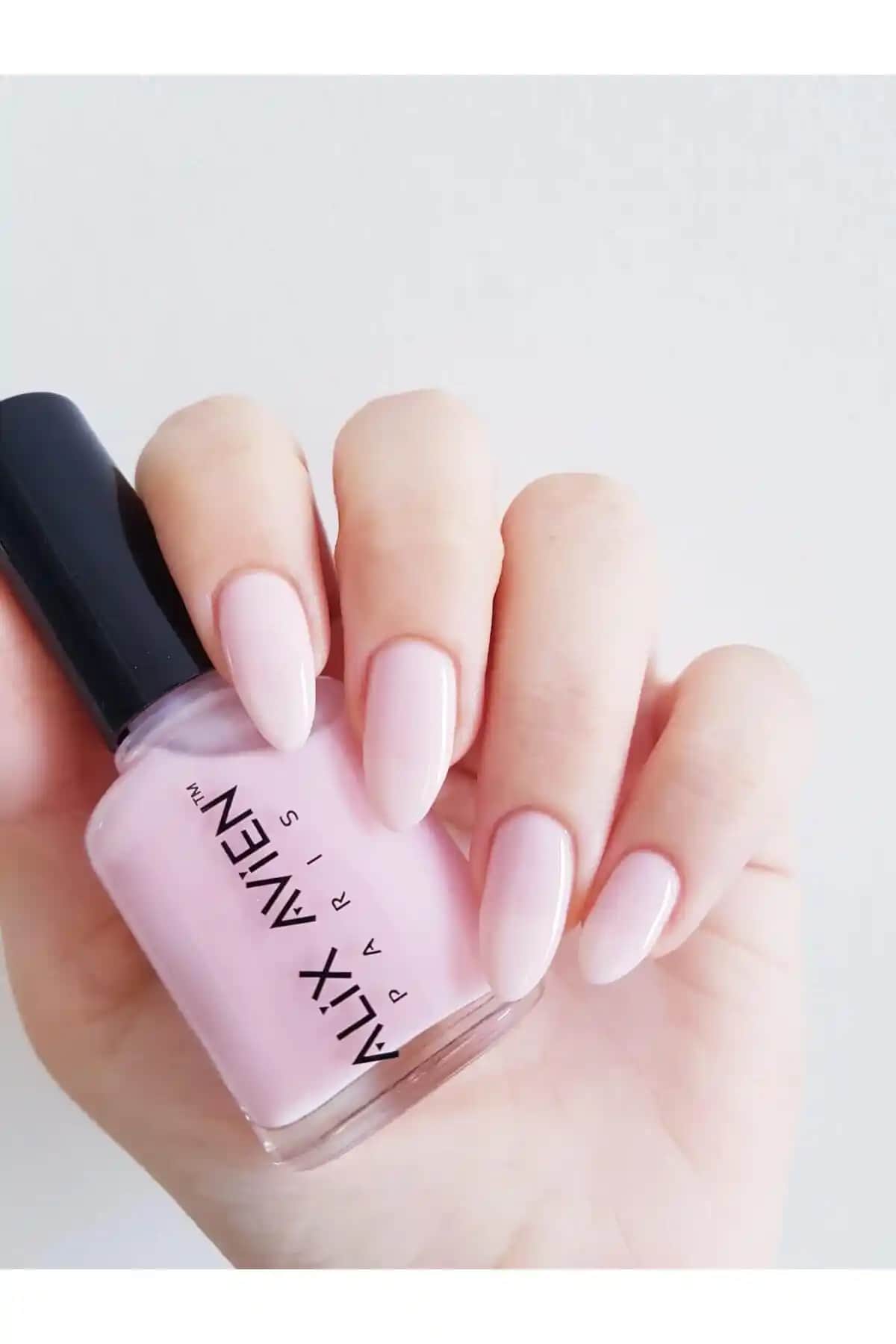 Açık Pembe Oje Trendleri ve Uygulama İpuçlarıyla Zarif Bir Görünüm