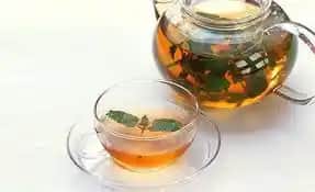 Adet Döneminde Güvenle Tüketilebilecek En İyi Bitki Çayları ve Kullanım İpuçları