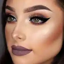 Ağır Makyaj Modelleri: Dramatik ve Sanatsal Görünüm Yaratmanın Yolları