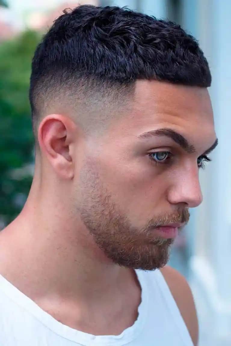 Altı Numaralı Saç Kesimi ve Saç Renkleri: Modern Trendler ve Pratik Bilgiler