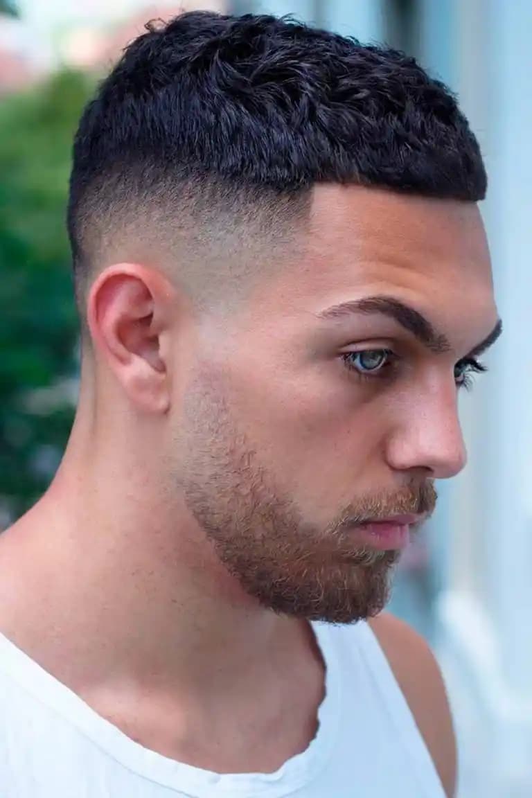 Altı Numaralı Saç Kesimi ve Saç Renkleri: Modern Trendler ve Pratik Bilgiler