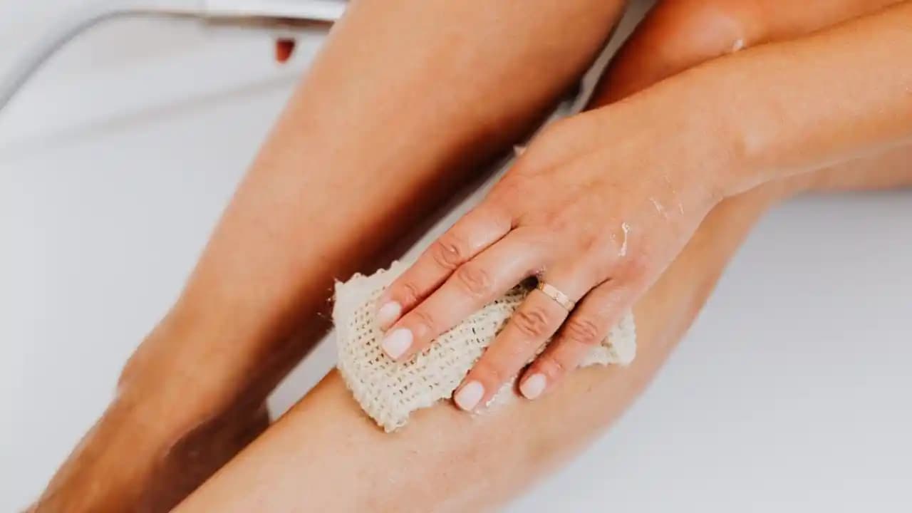 Bacak Peelingi Nasıl Uygulanır Cilt Yenileme ve Yumuşatma Rehberi