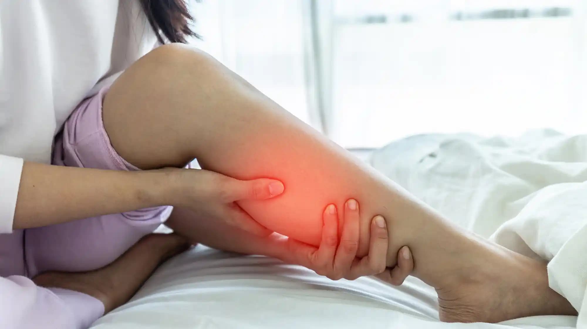 Bacaktaki Kızarıklık Nasıl Geçer: Etkili Çözümler ve Uzman Tavsiyeleri