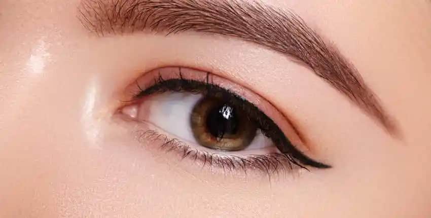 Badem Gözler İçin En İyi Eyeliner Uygulamaları ve Makyaj İpuçları