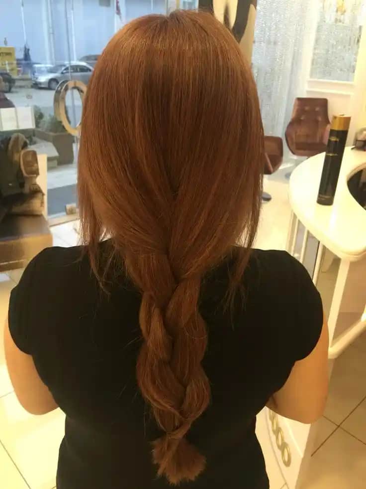 Bakır Kumral Saç Rengi: Özellikleri, Uygulama ve Bakım İpuçlarıyla Güncel Trendler