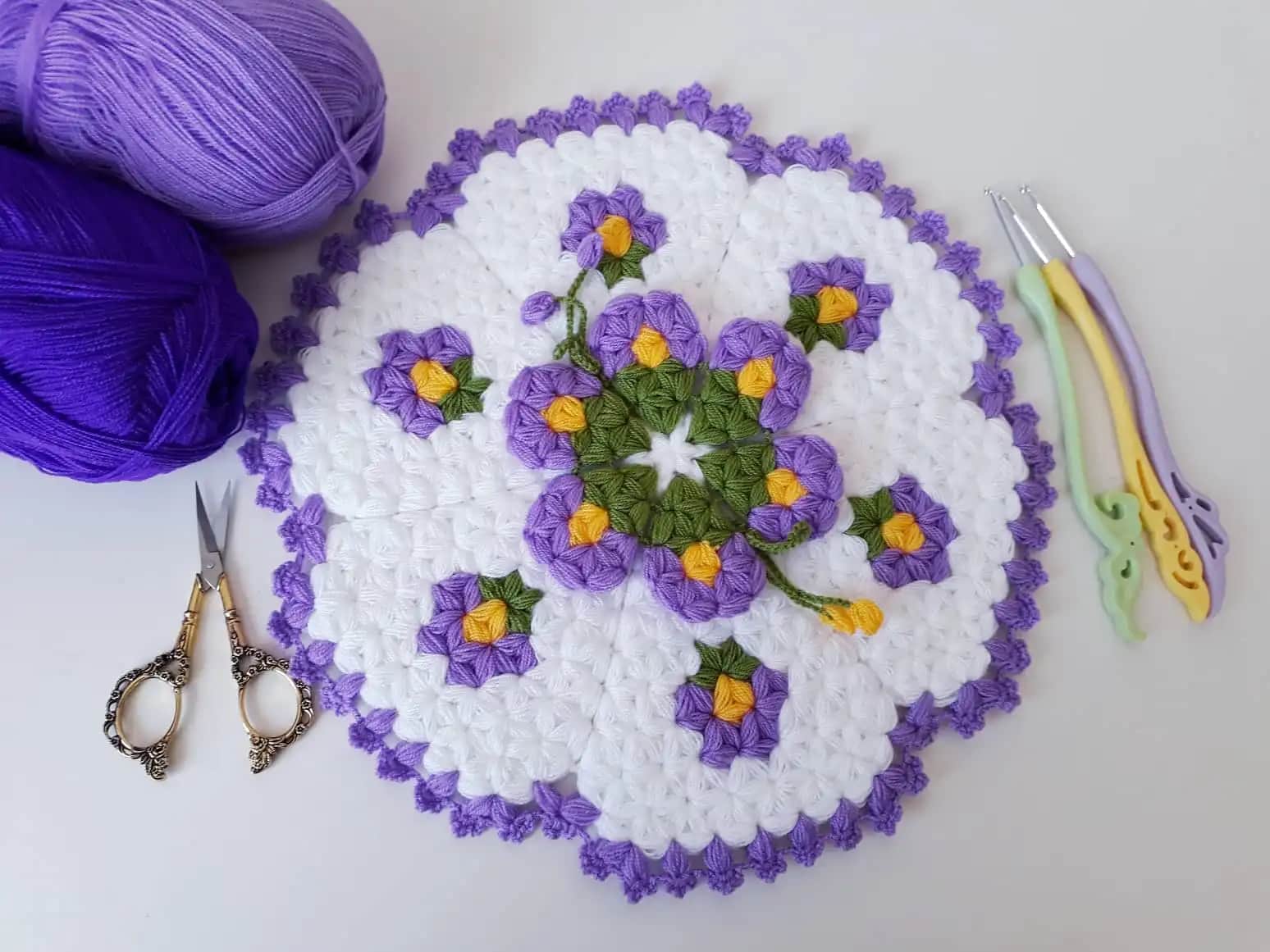 Banyo Lifleri: Malzeme Seçenekleri ve Kullanım İpuçlarıyla Hijyen ve Konfor Sağlama