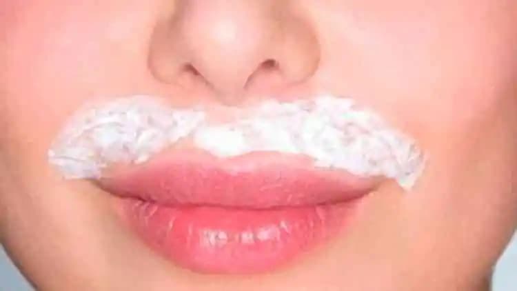 Bıyık Üstü Leke Sorunu ve Çözüm Yolları: Nedenleri ve Etkili Tedavi Seçenekleri