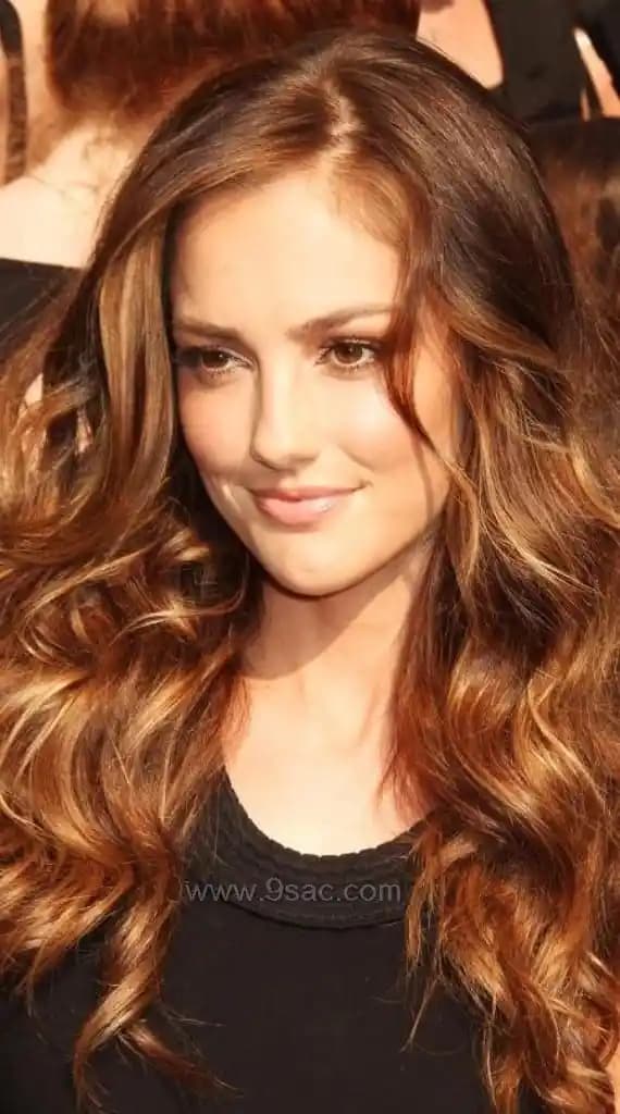 Bronz Saç Renginin Güncel Trendleri ve Stil İpuçlarıyla Kendinizi Yansıtın