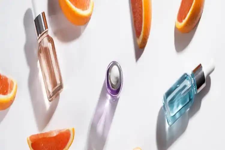 C vitamini ile AHA ve BHA asitleri birlikte kullanımı: cilt sağlığı ve görünüm avantajları