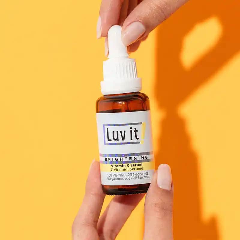 C vitamini ve kozmetik dünyasındaki yeri: cilt sağlığı için önemli bilgiler ve kullanım önerileri