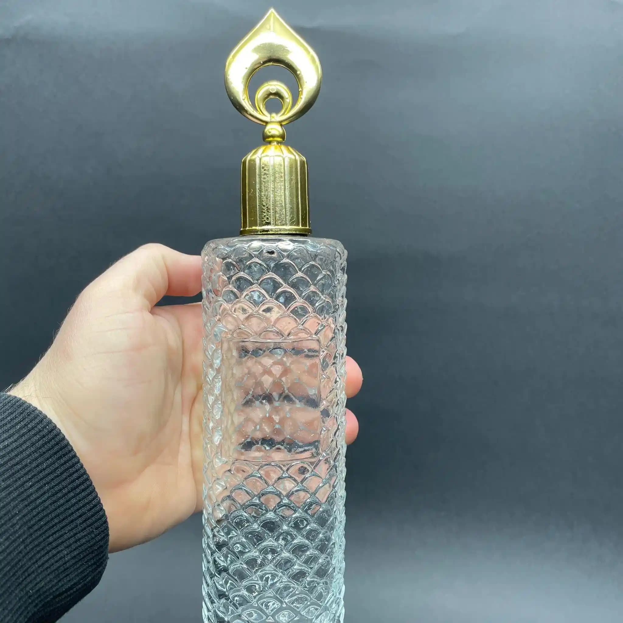 Cam Kolonya: Geleneksel Kokusu ve Güncel Kullanım Alanları Üzerine Detaylı İnceleme