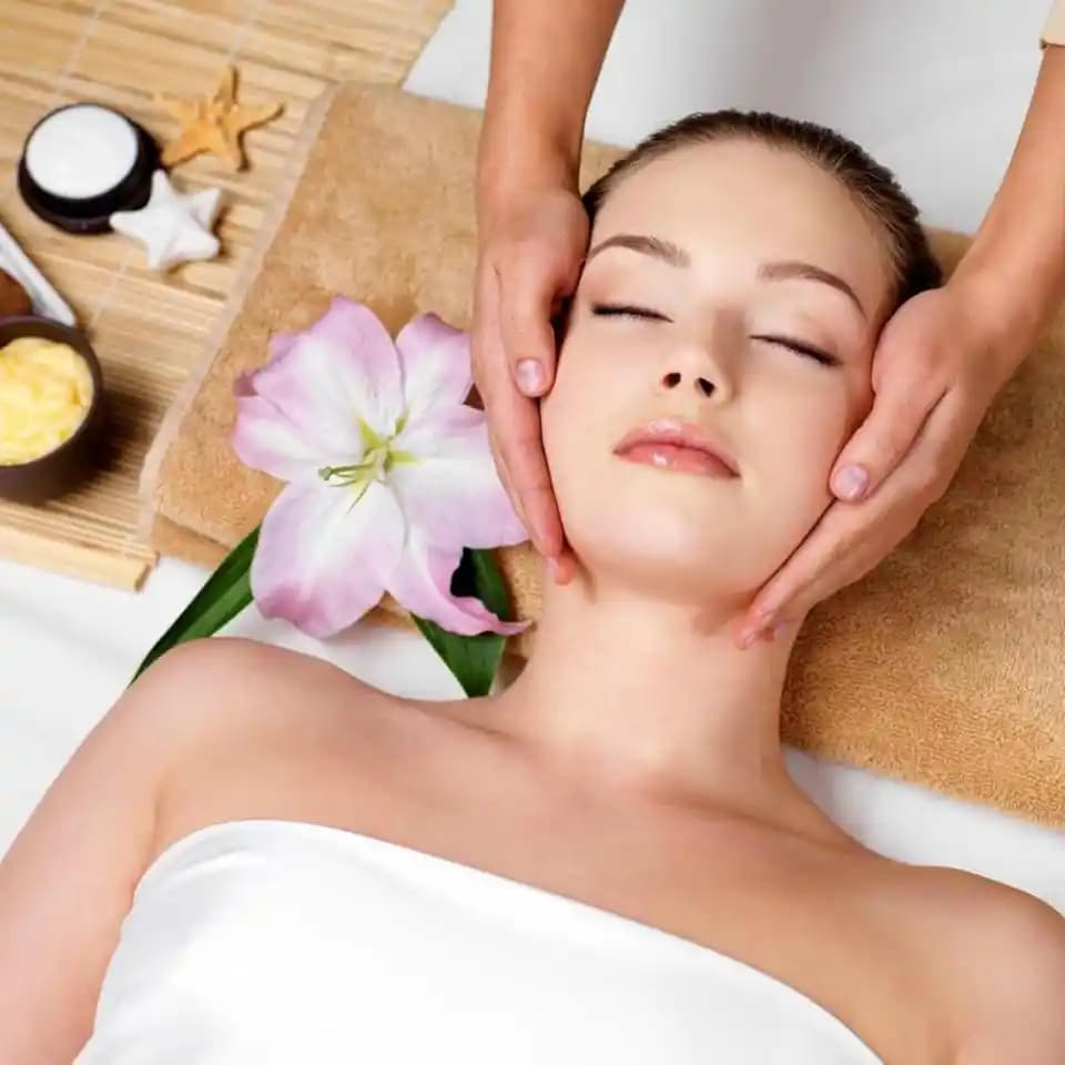 Cilt Bakımında Güncel Trendler ve En Etkili Uygulama Yöntemleri