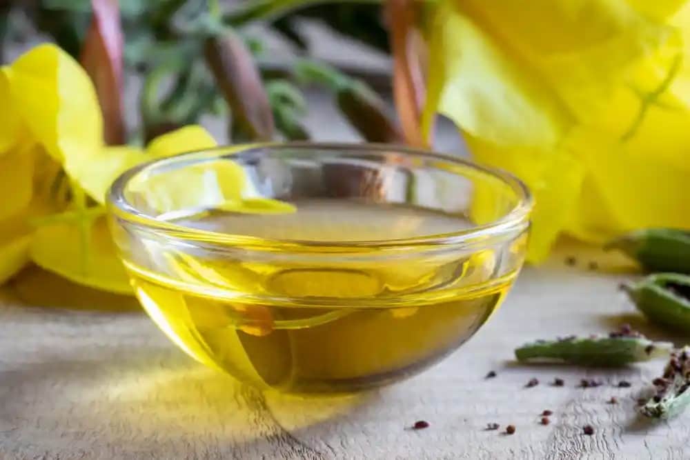 Çuha Çiçeği Yağı: Cilt Sağlığı ve Kadın Sağlığına Doğal Destek Sunan Bitkisel Yağ