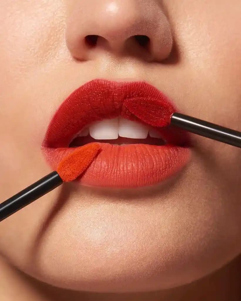 Dövme Ruj Nedir ve Neden Popüler Bir Kalıcı Makyaj Seçeneğidir