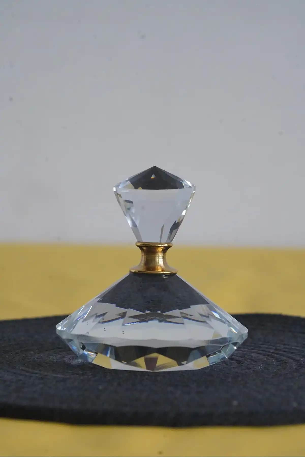 Elmas Şişeli Parfümler: Lüks ve Zarafetin Sembolü Güçlü Tasarım ve Kaliteyle Öne Çıkıyor