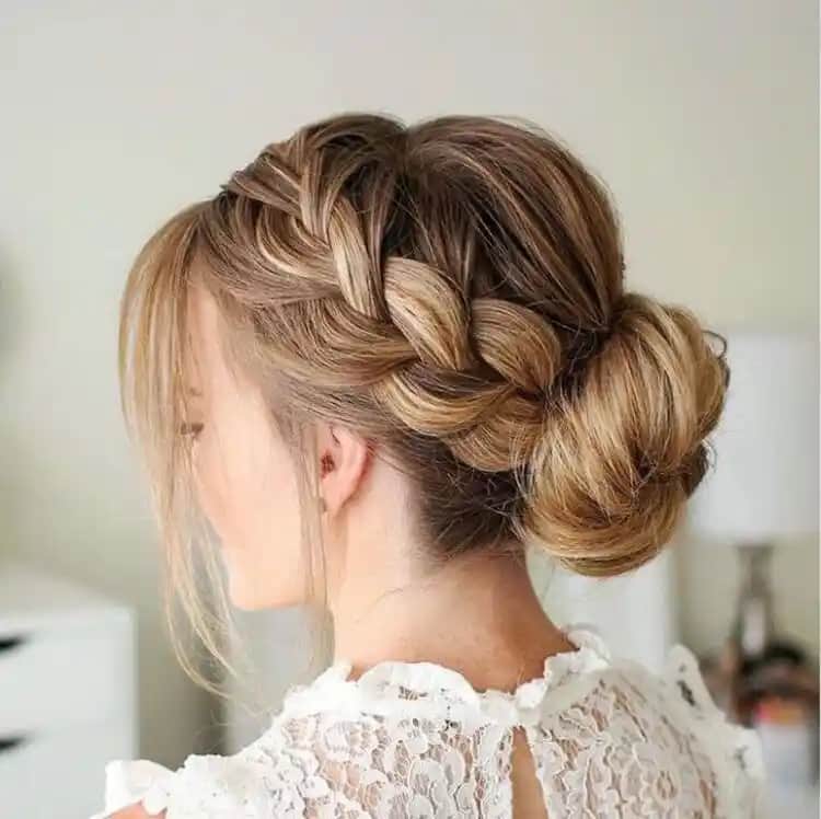 En Güzel Saç Modelleriyle Güzelliğinizi Tamamlayın: Farklı Stil Seçenekleri ve İpuçları