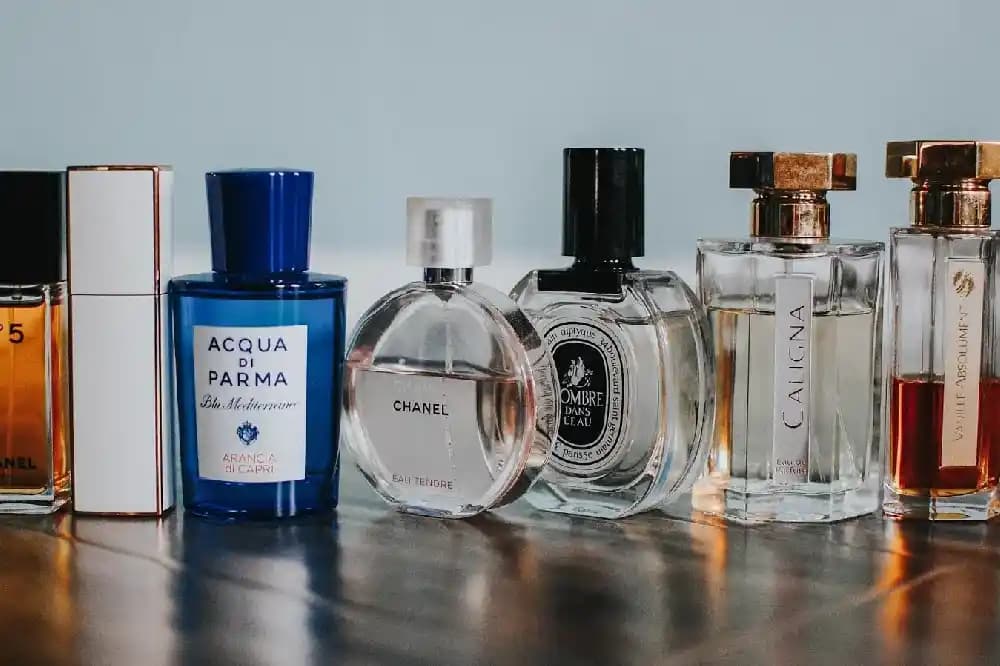 Eski Parfüm Markaları: Nostalji ve Kalitenin Simgeleri Parfüm Dünyasında Tarih ve Kültürel Miras