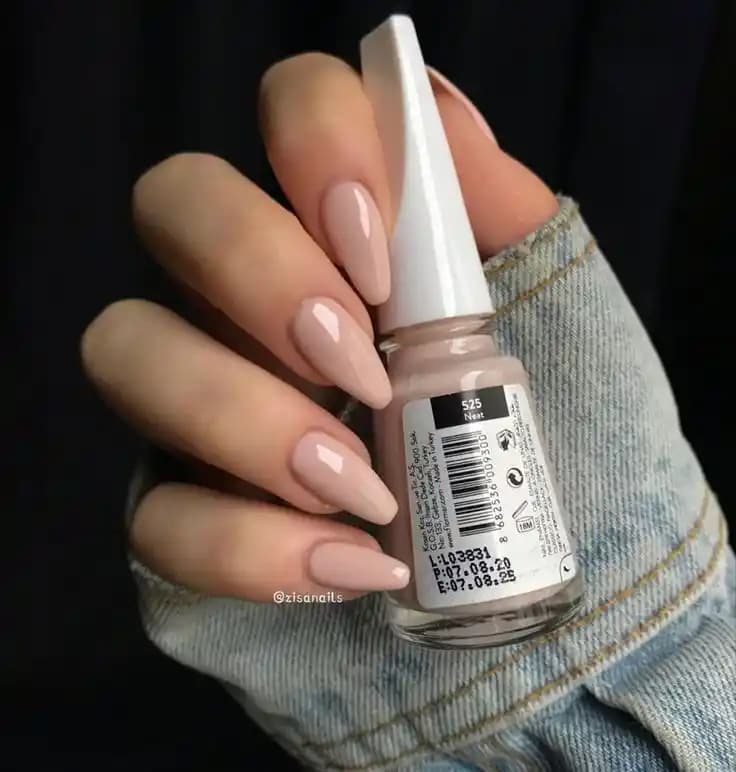 Esmer Tene Uygun En Güzel Oje Renkleri ve Trendleri 2024