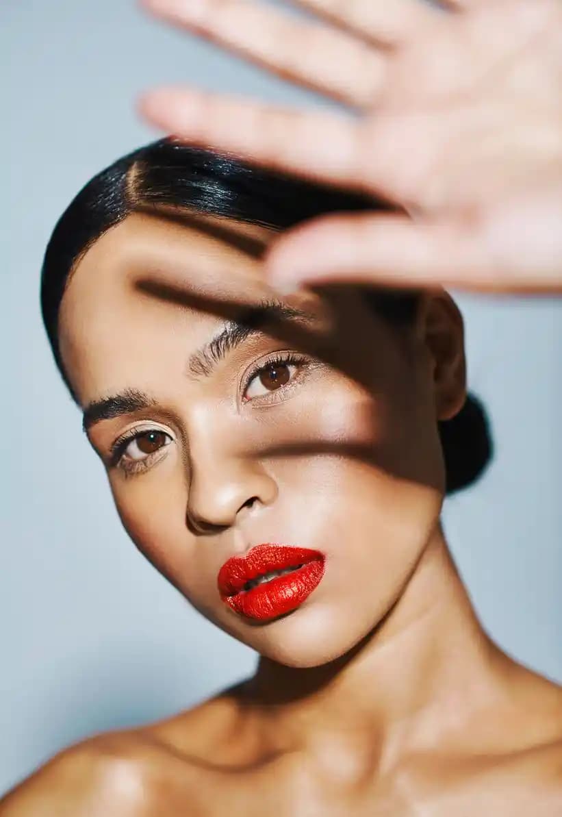 Esmer Tenler İçin En Uygun Ruj Renkleri ve Makyaj Tavsiyeleri