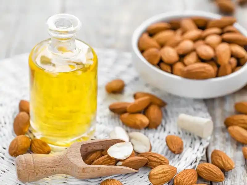 Evde Badem Yağı Yapımı ve Doğal Kozmetikte Kullanım Yöntemleri