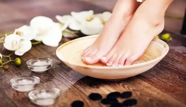 Evde Doğal Ayak Tırnak Bakımı Rehberi Sağlıklı ve Güzel Tırnaklar İçin