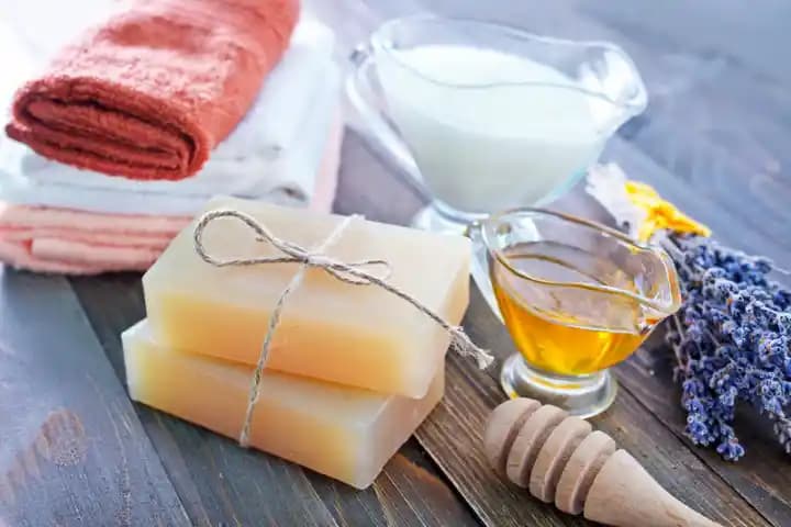 Evde Doğal Sabun Yapımı: Temel Malzemeler ve Adımlar