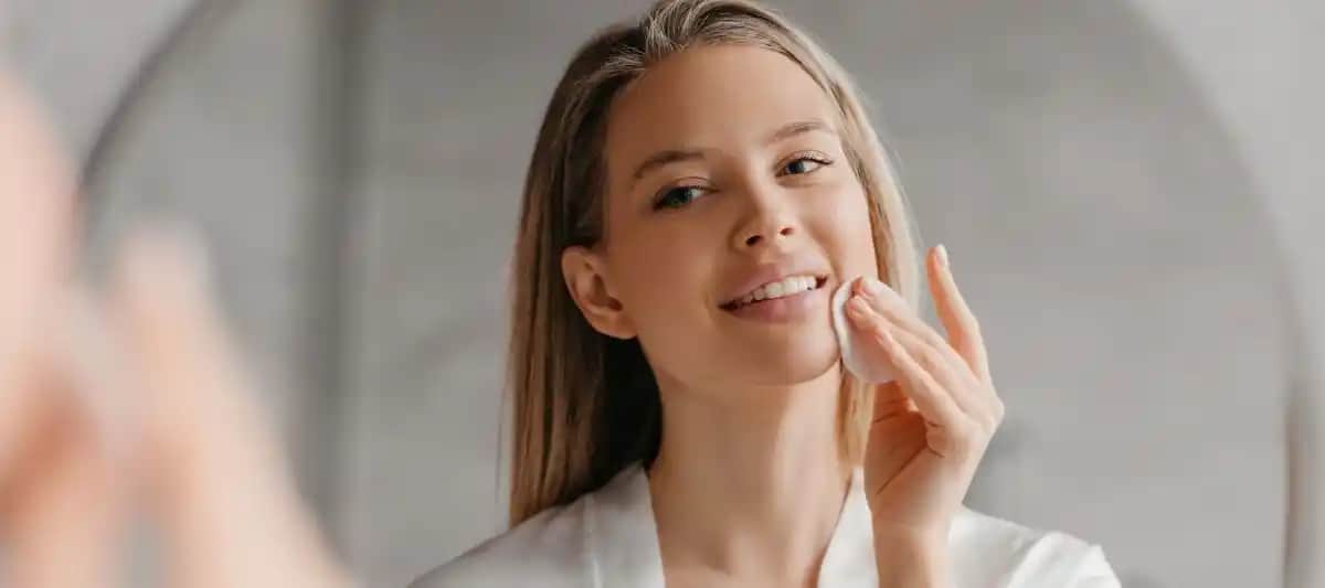 Evde Günlük Yüz Bakımı Rutini ve Doğal Malzemelerle Cilt Sağlığı