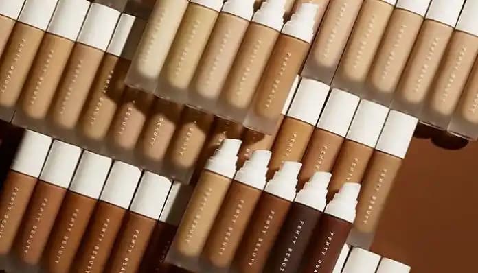 Fenty Beauty Fondöten: Geniş renk yelpazesi ve yüksek kalite ile makyajda yeni trendler