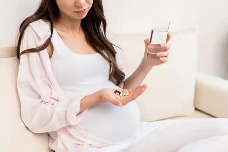 Gebelikte Retinol Kullanımı ve Güvenli Alternatif Cilt Bakım Yöntemleri