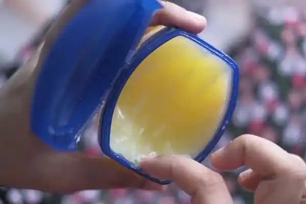 Göğüs Ucu Deri Soyulmasının Nedenleri Belirtileri ve Korunma Yöntemleri