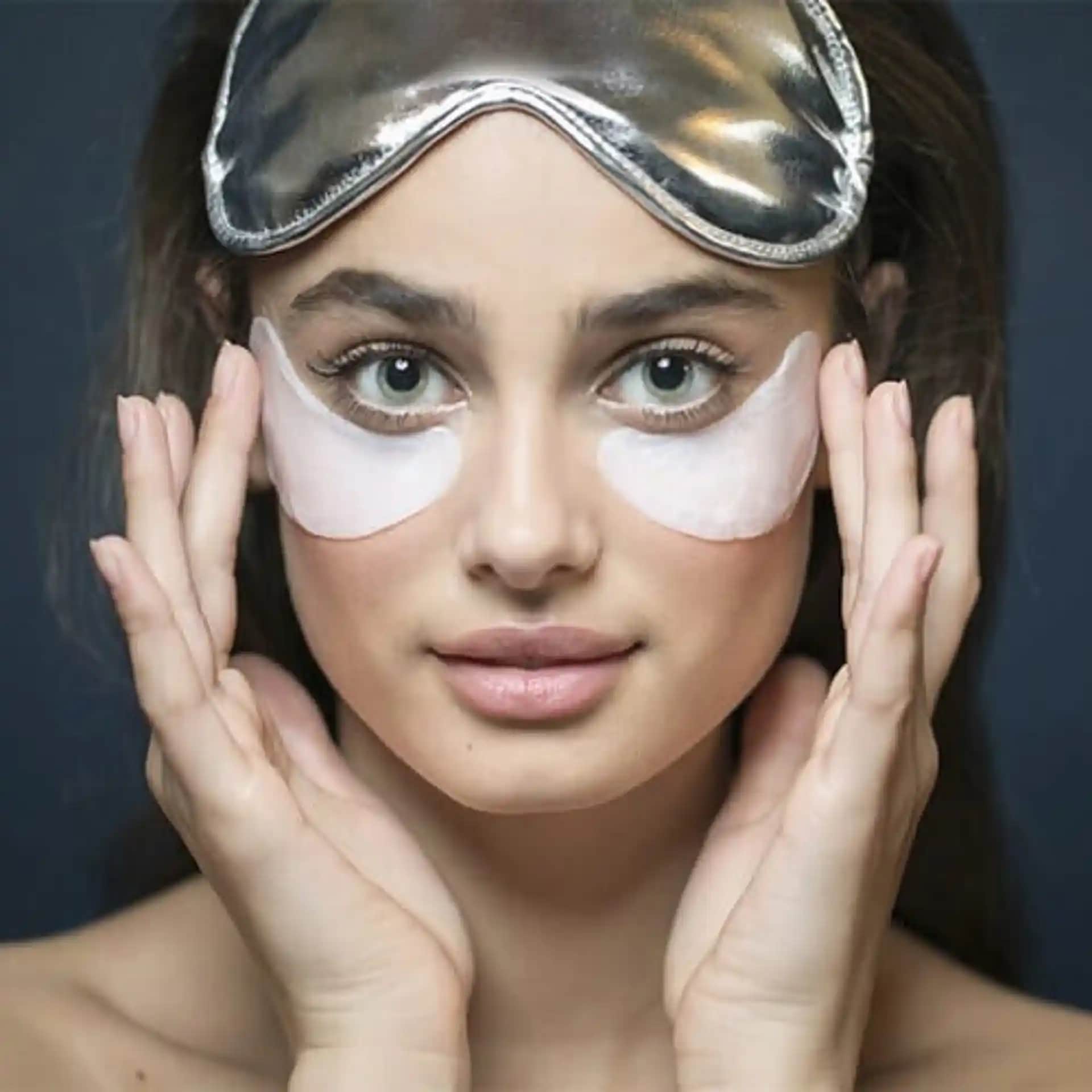 Göz Altı Maskeleri ve Bakım Yöntemleri: Sağlıklı ve Genç Görünüm İçin Rehber