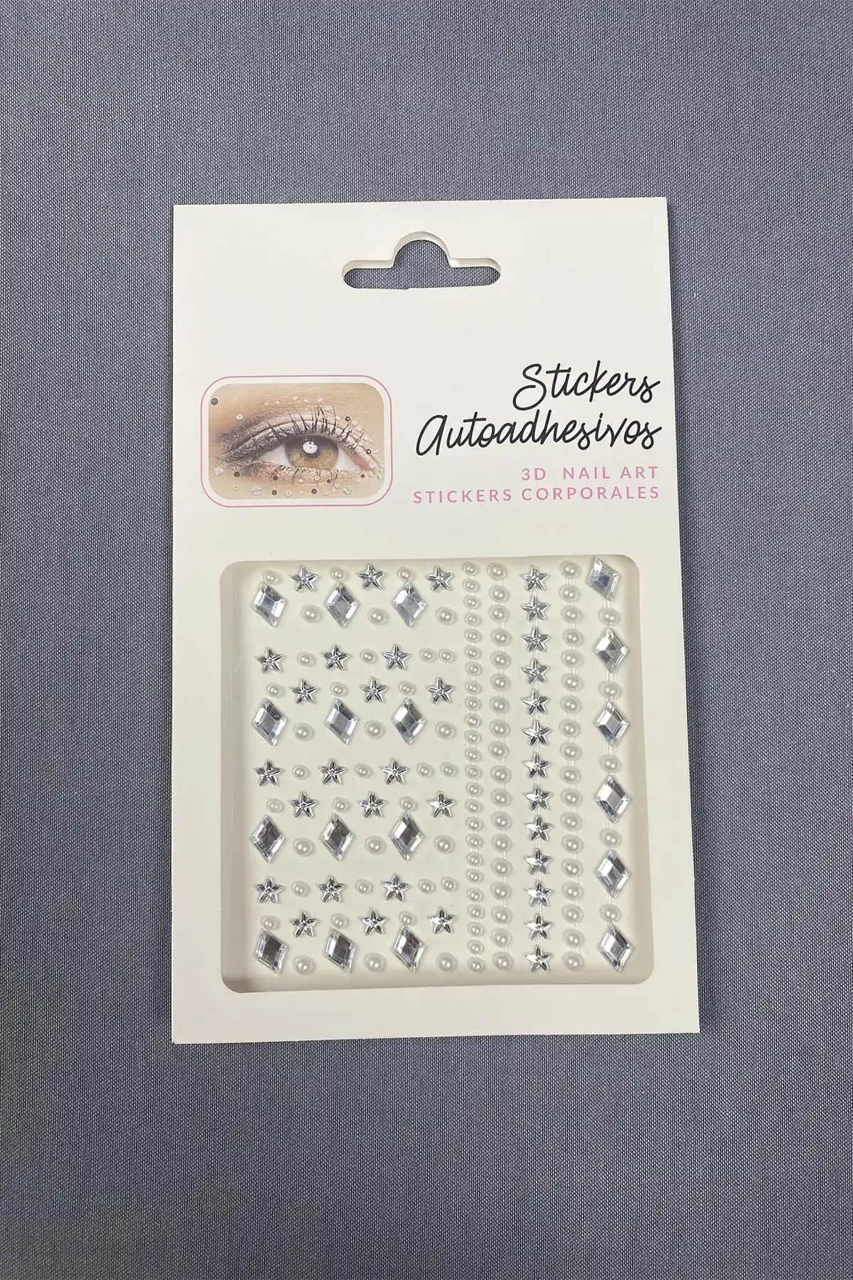 Göz Yüz Taşı Yapıştırma Uygulaması: Modern ve Yaratıcı Güzellik Trendleri