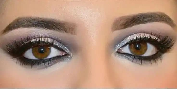 Gri Göz Makyajı Teknikleri ve Farklı Göz Renklerine Uygun Uygulama İpuçları