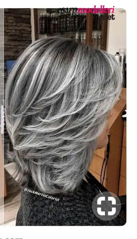 Gri Röfle Saç Modelleri ve Trendleri: Modern ve Şık Görünüm İçin Rehber